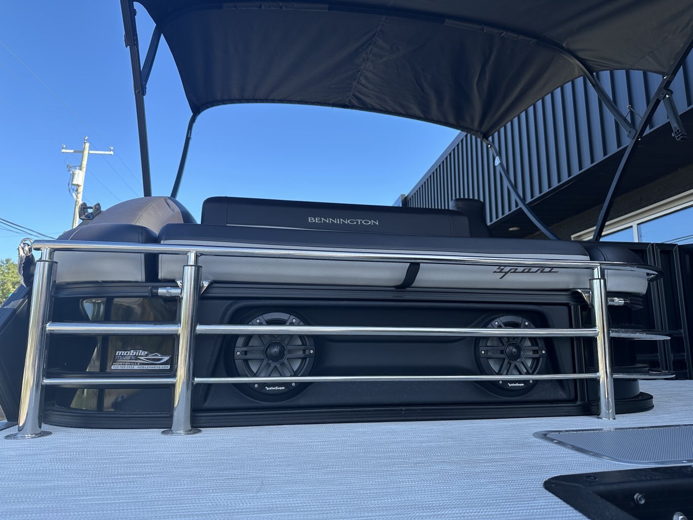 2025 BENNINGTON 22MSBSE YAMAHA VMAX SHO 175