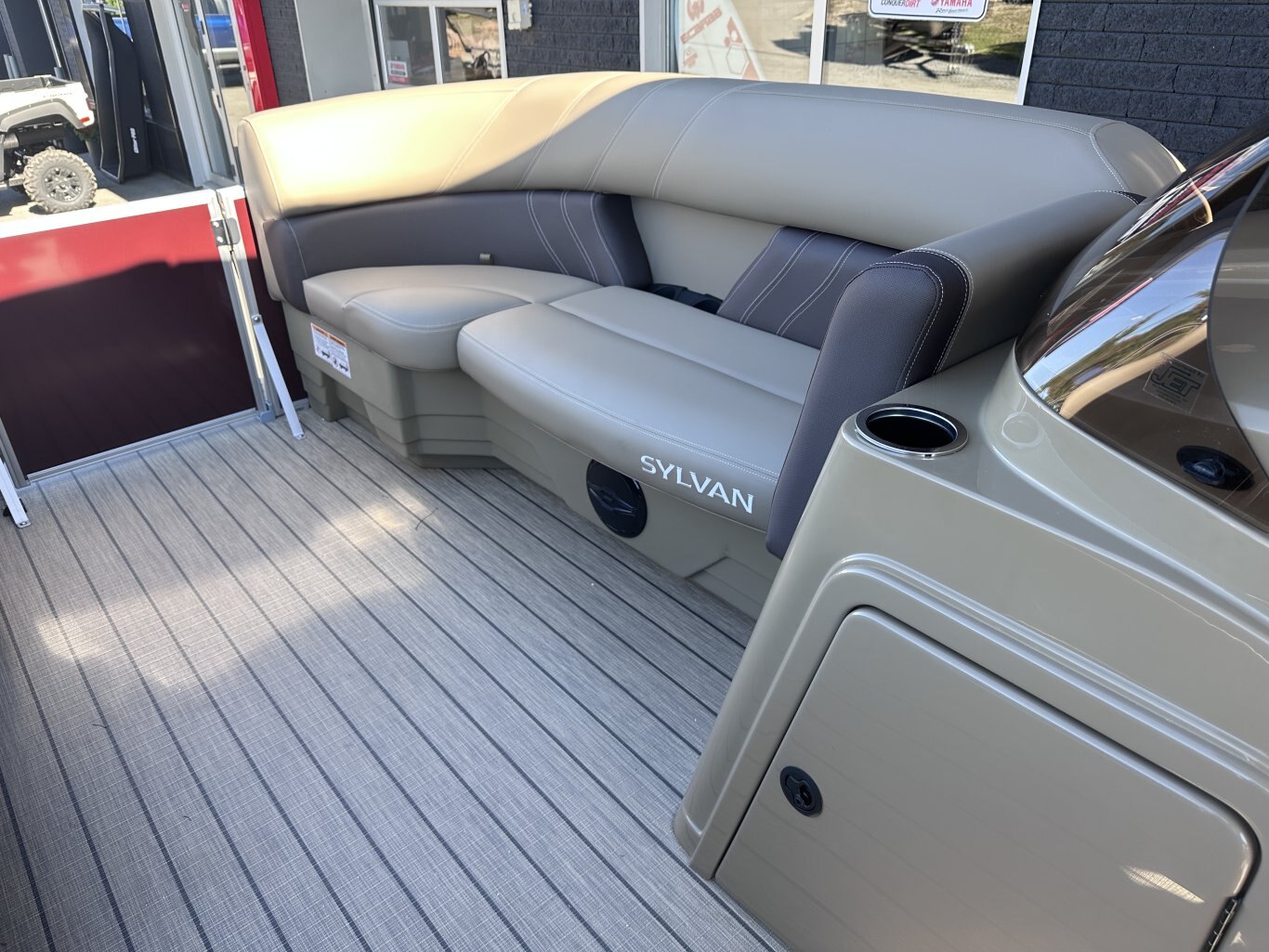 2026 Sylvan Mirage 820 CRS 115HP YAMAHA VMAX SHO