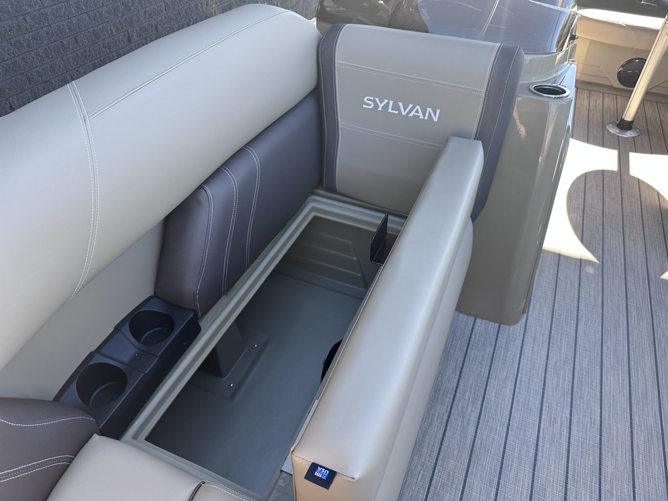 2026 Sylvan Mirage 820 CRS 115HP YAMAHA VMAX SHO