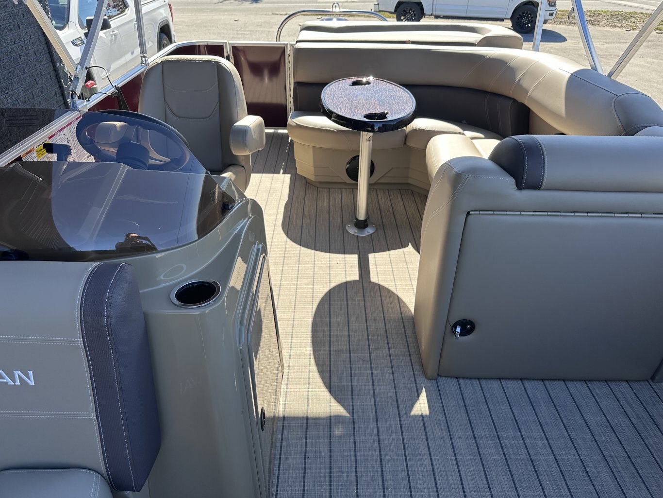 2026 Sylvan Mirage 820 CRS 115HP YAMAHA VMAX SHO