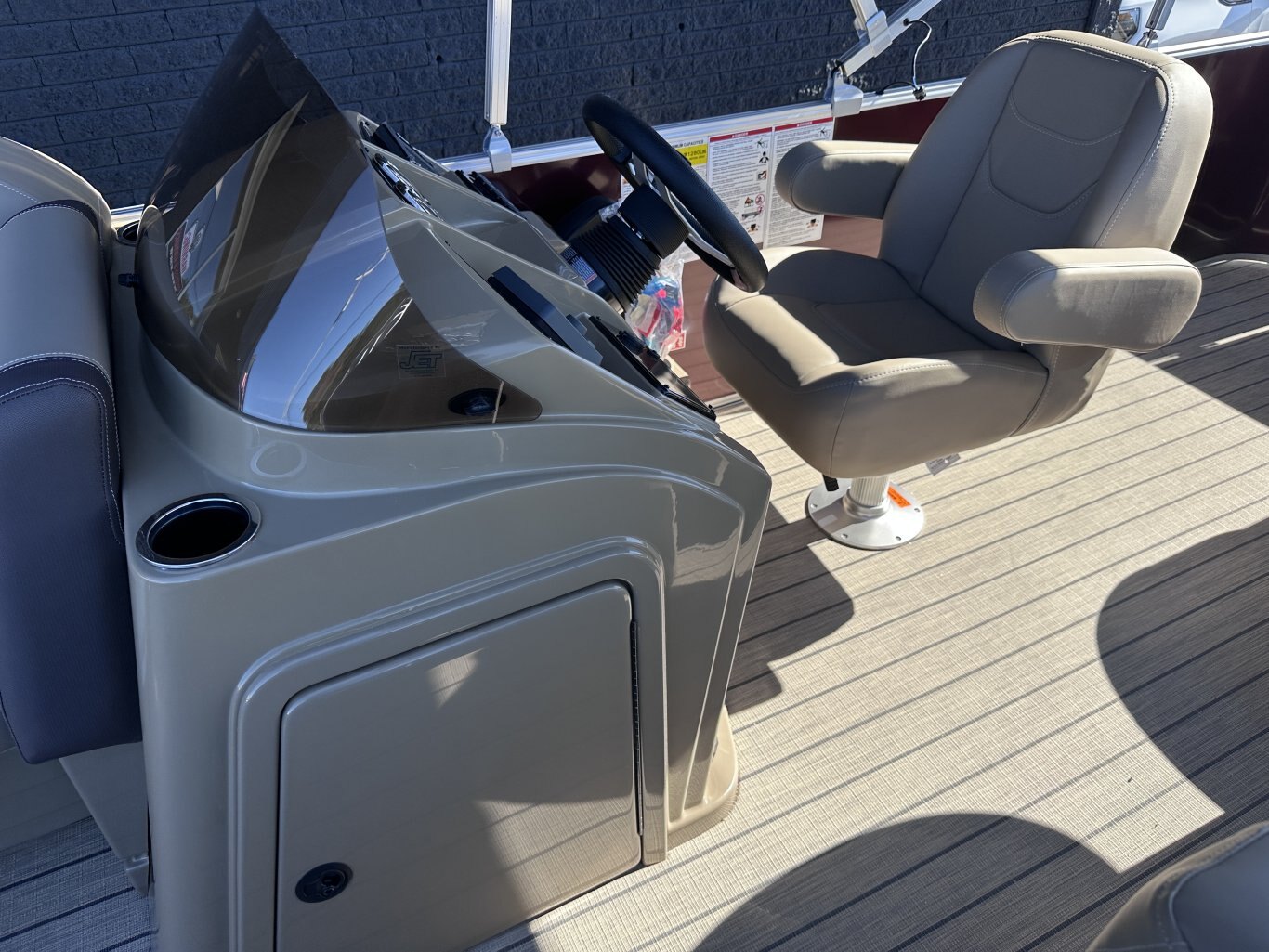 2026 Sylvan Mirage 820 CRS 115HP YAMAHA VMAX SHO