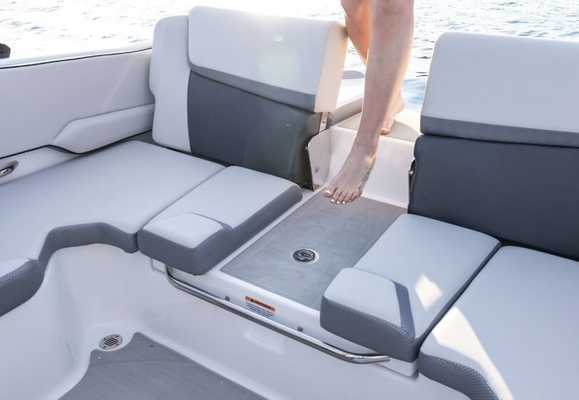 2026 Scarab 195 SE Crimson Red