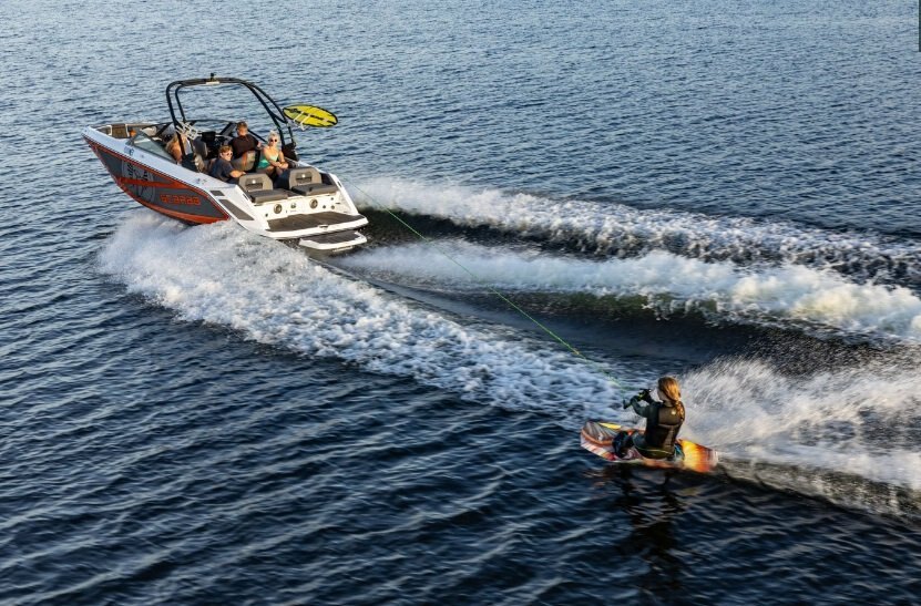 2026 Scarab 210 LX WAKE Black/Crimson Red