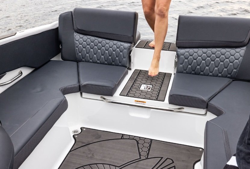 2026 Scarab 215 LX WAKE Black/Afterburner Orange