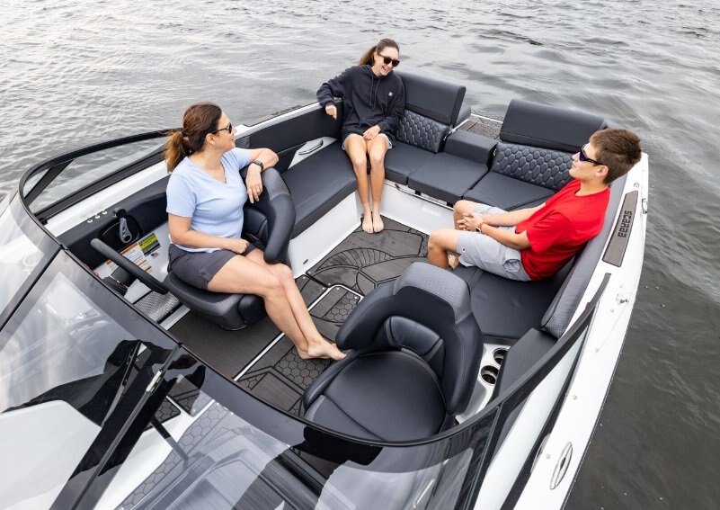 2026 Scarab 215 LX WAKE Black/Crimson Red