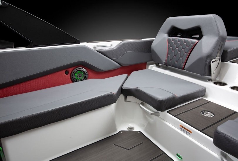 2026 Scarab 235 LX Black/Crimson Red