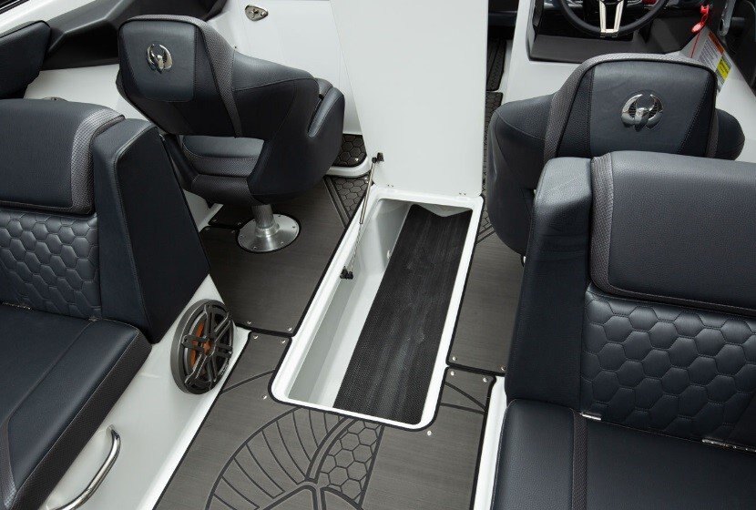 2026 Scarab 255 LX WAKE Black/Pearl Gray