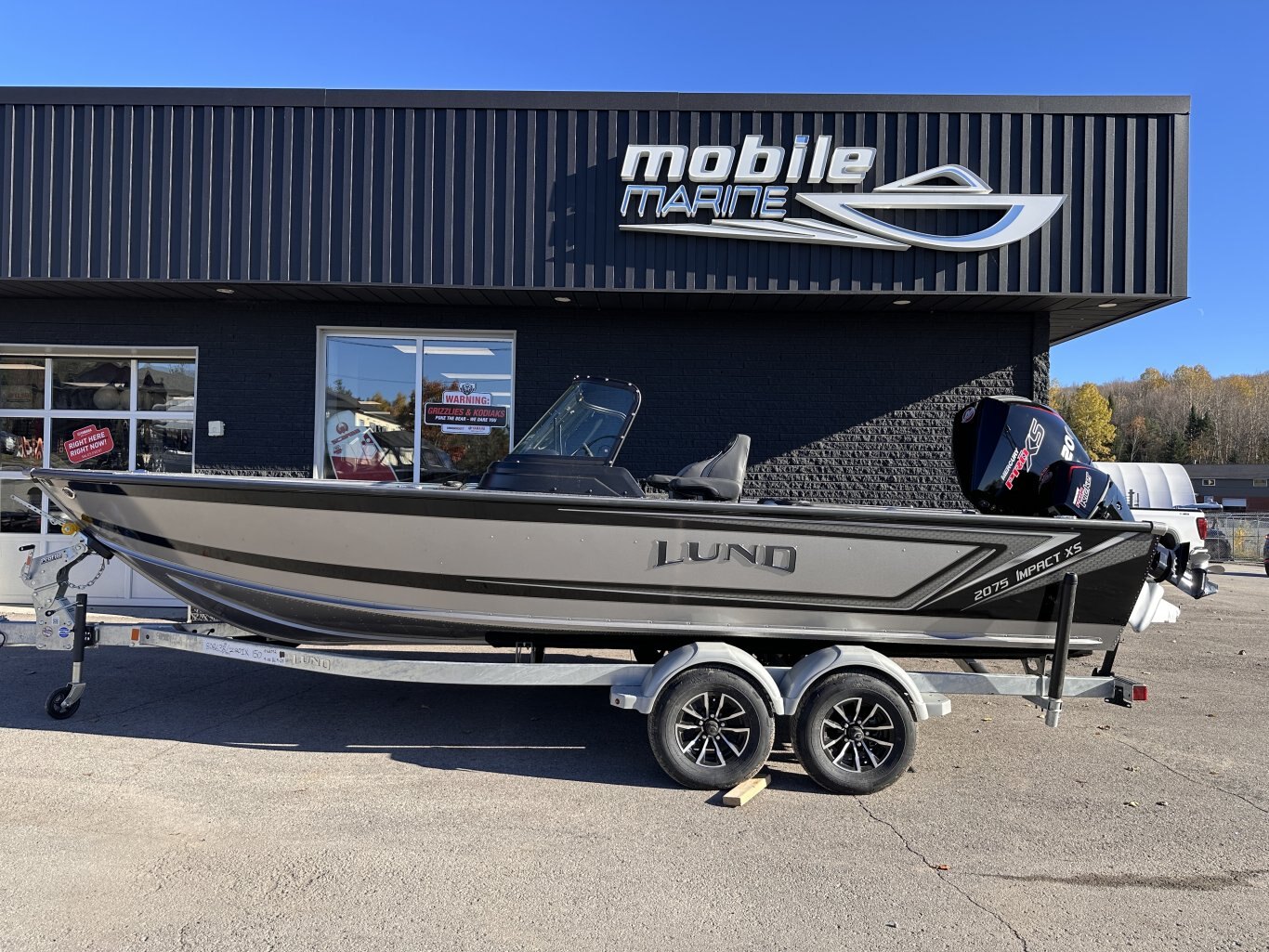 2026 LUND IMPACT XS 2075 MERCURY 200 PRO XS