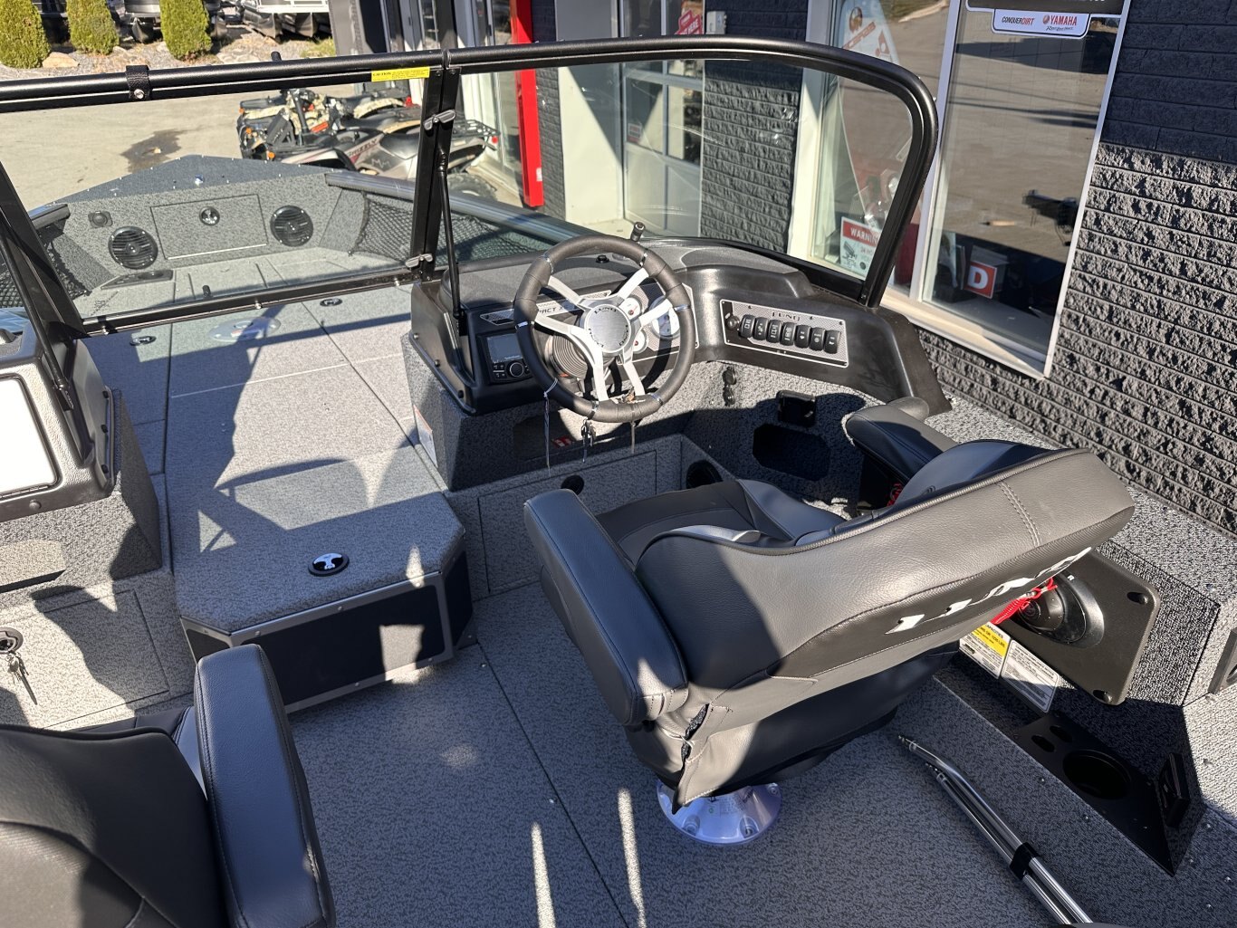 2026 LUND IMPACT XS 2075 MERCURY 200 PRO XS