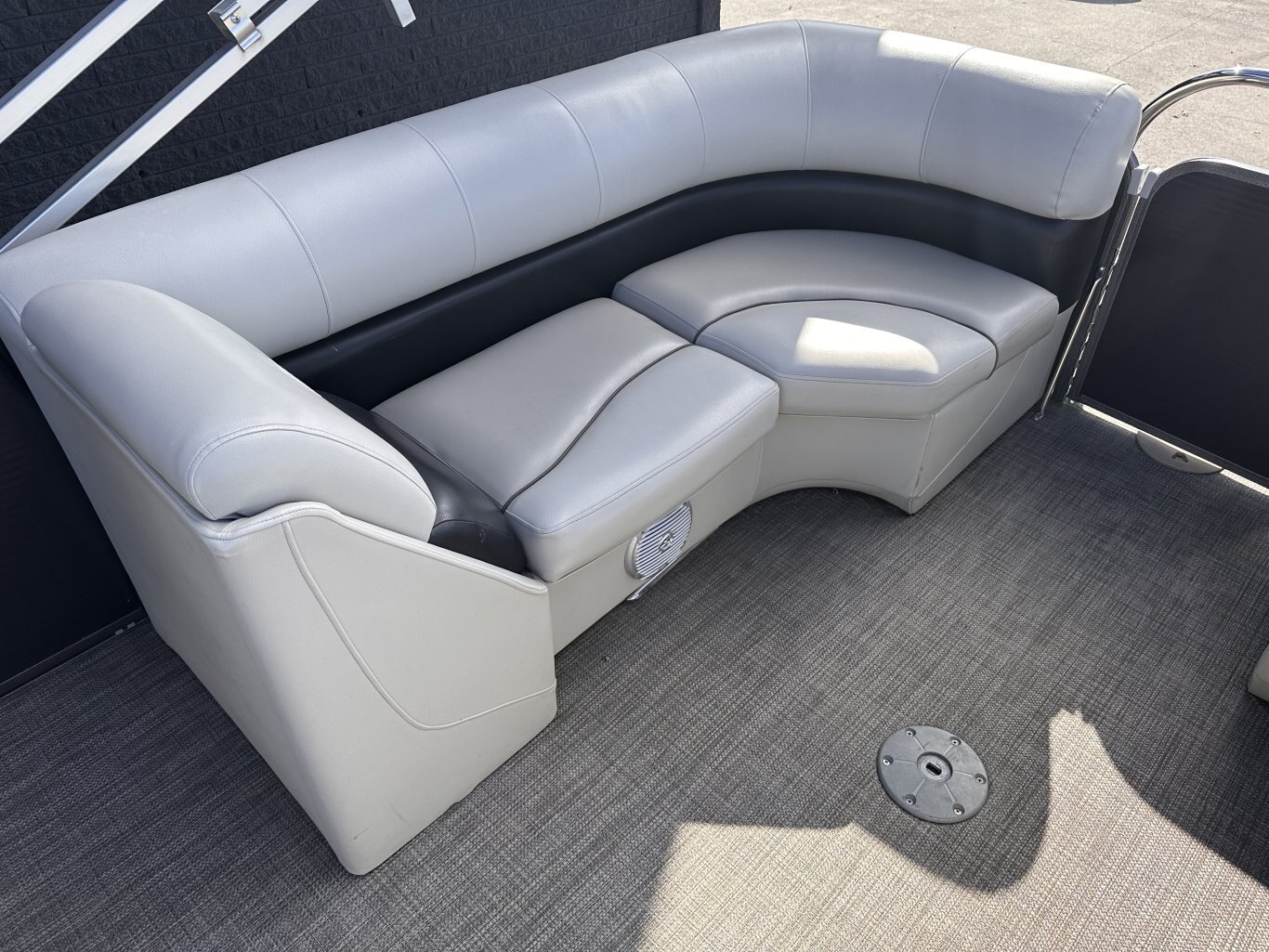 2017 MANITOU 23 OASIS