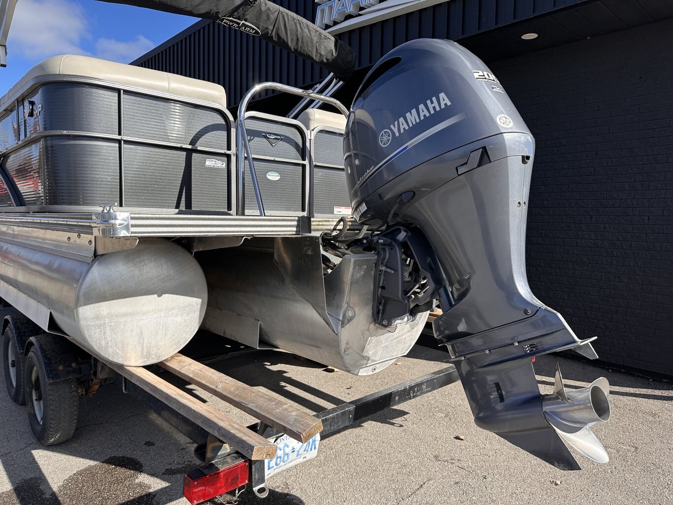 2017 MANITOU 23 OASIS