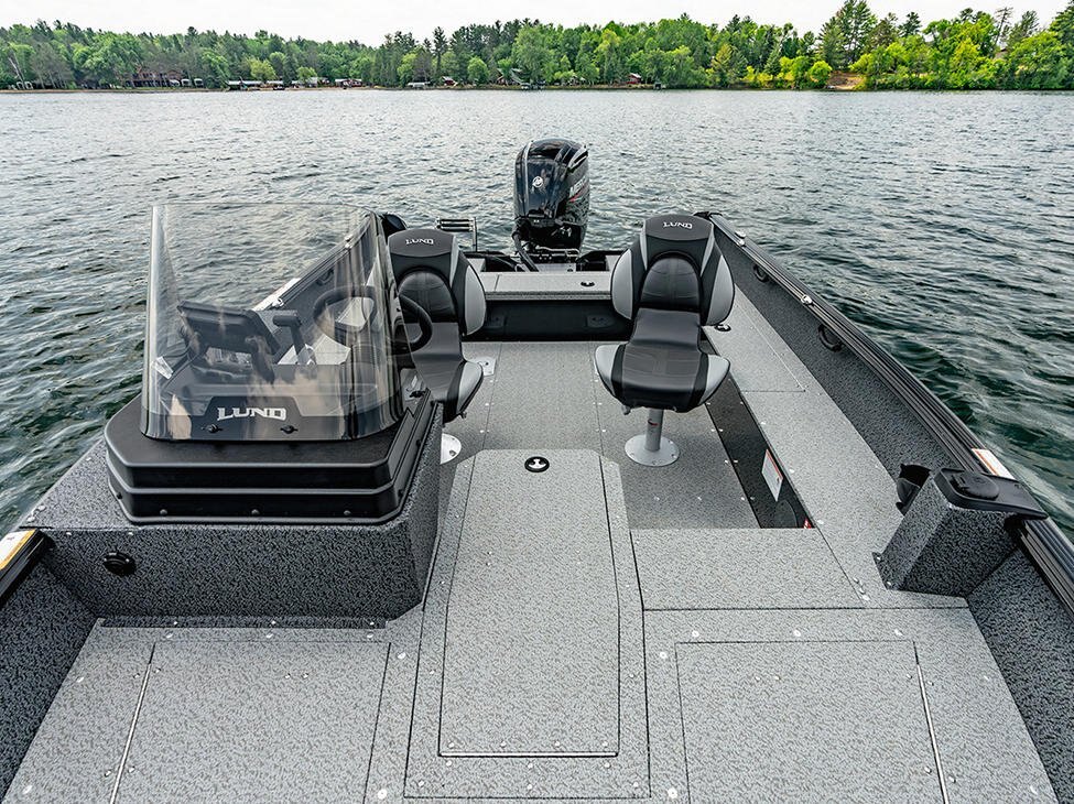 2026 Lund 1700 Explorer tiller