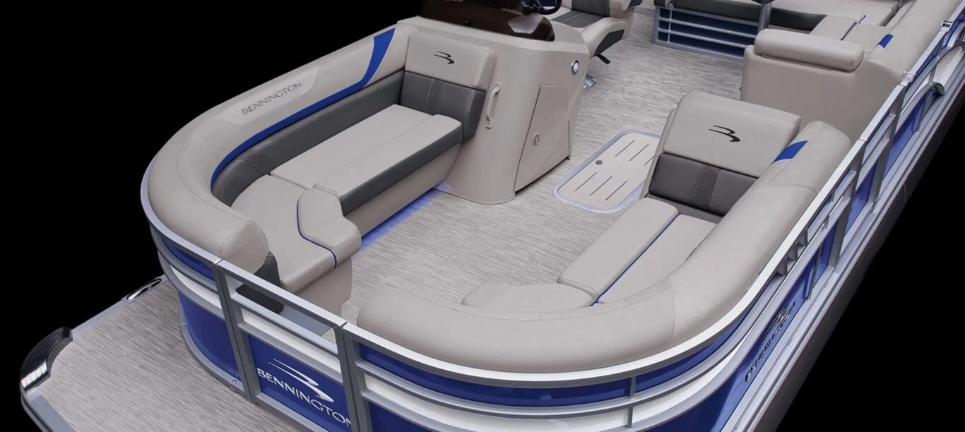 2026 Bennington SX Line 20 SX STERN RADIUS QUAD BENCH
