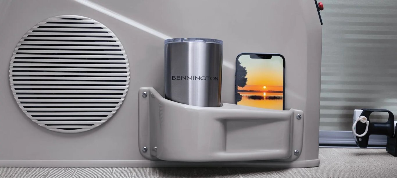 2026 Bennington SX Line 20 SX Swingback