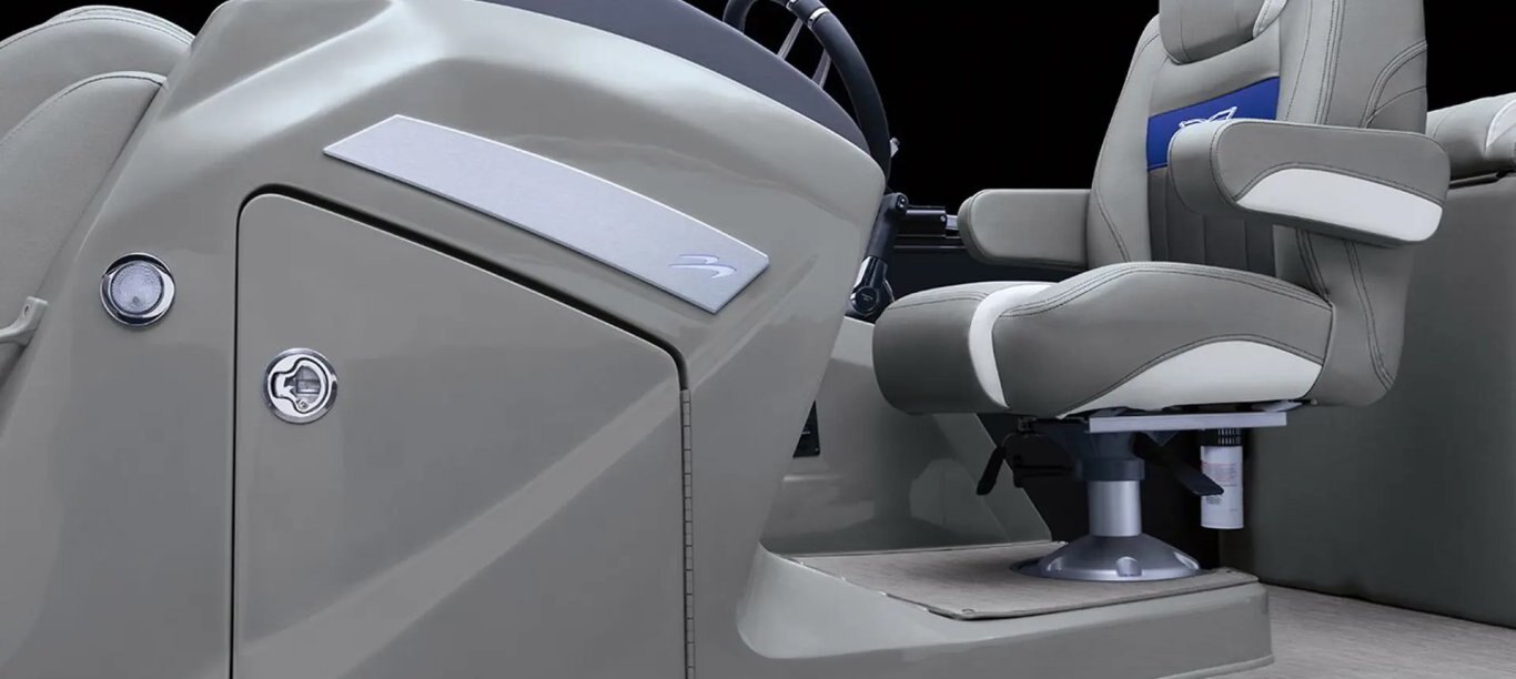 2026 Bennington LX Sport Line 26 LXS Fastback Quad Bench