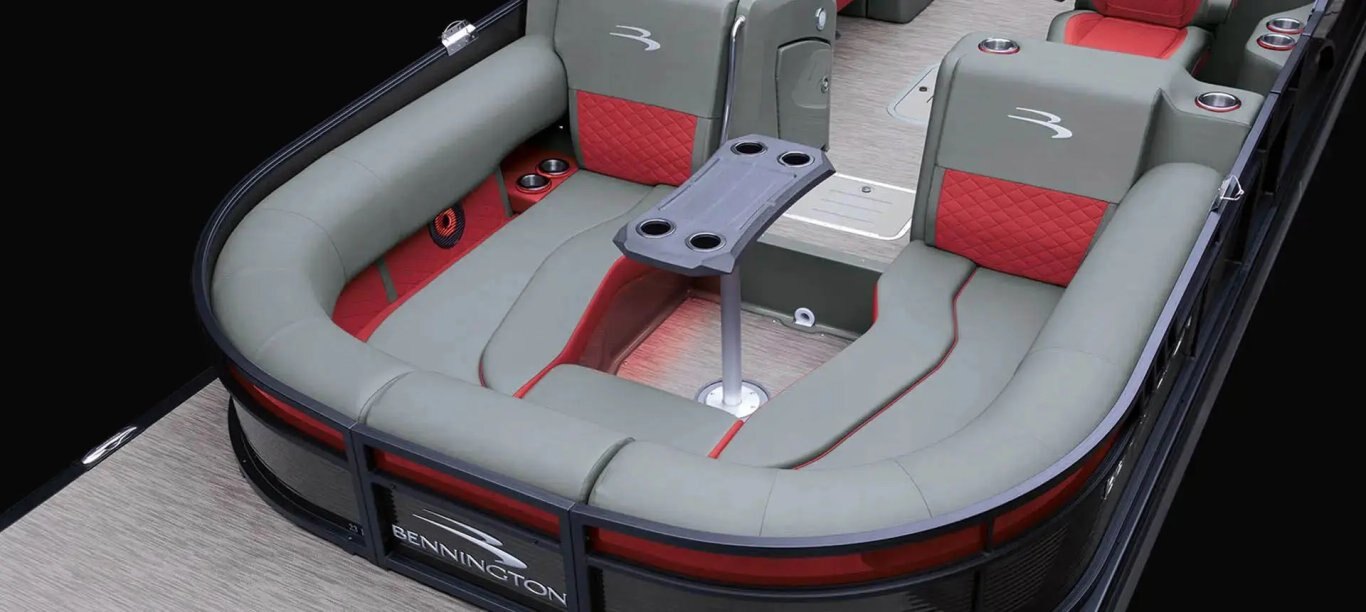2026 Bennington L Bowrider Line 23 LT FASTBACK QUAD BENCH