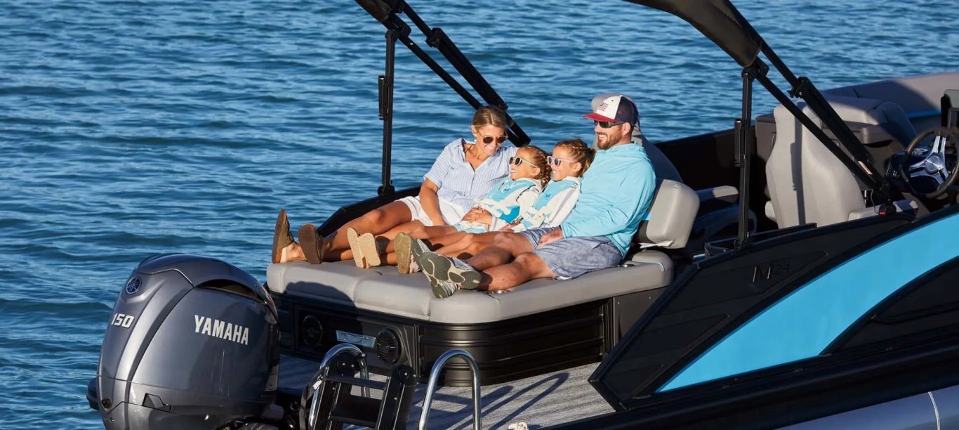 2026 Bennington M Line 24 M Fastback Quad Bench