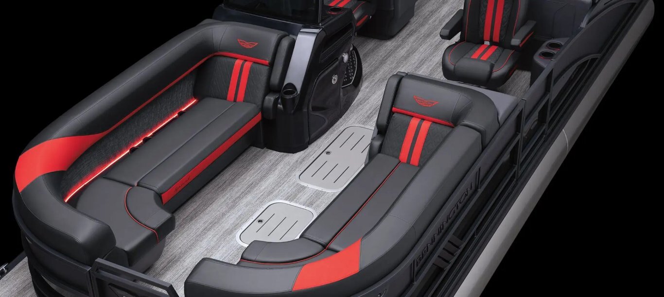 2026 Bennington M Line 26 M Open Fastback Quad Bench