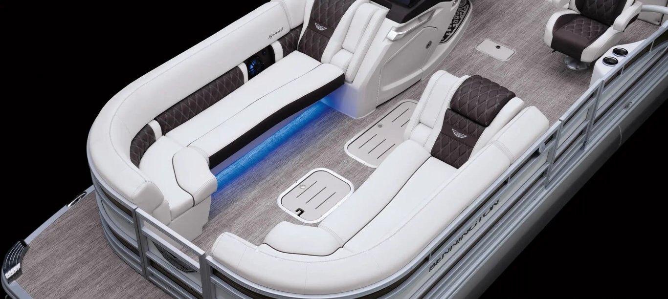 2026 Bennington R Line 25 R STERN LOUNGE