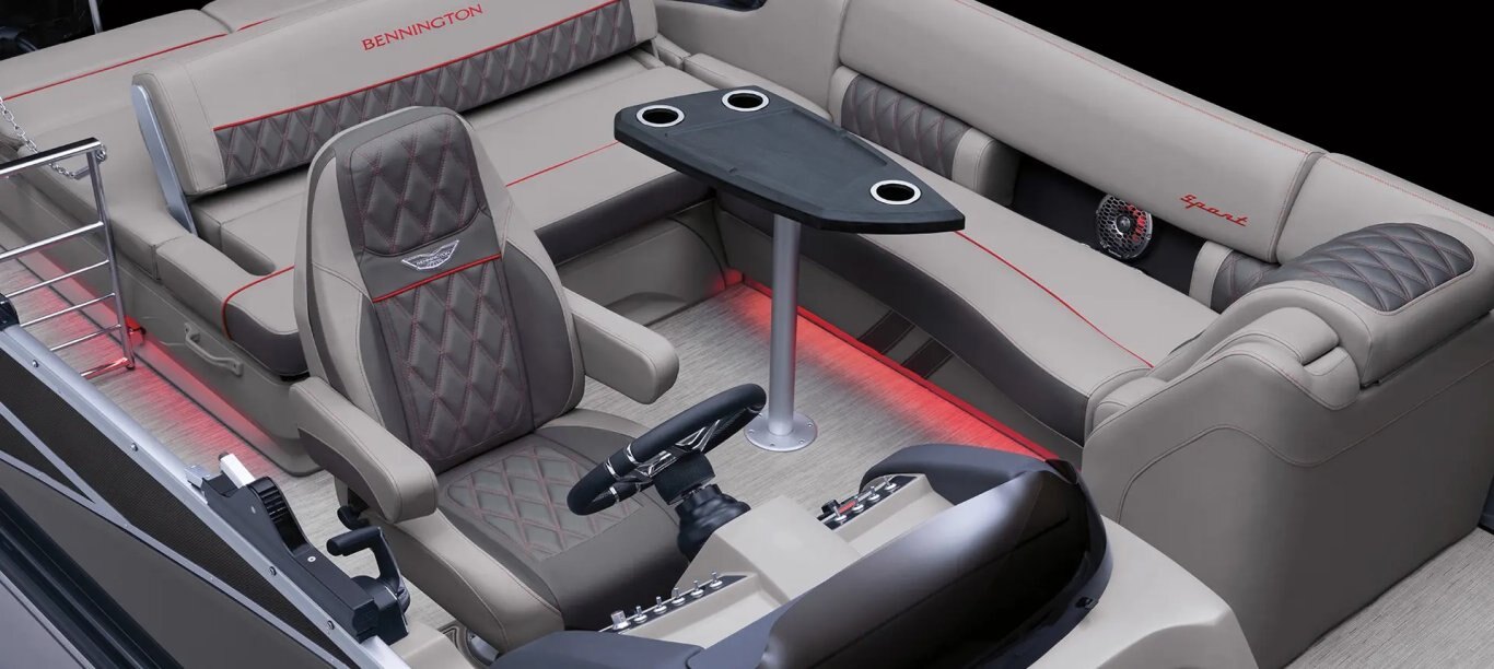 2026 Bennington RX Sport Line 27 RX Fastback Quad Bench