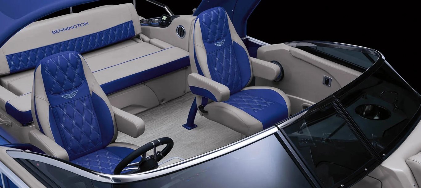 2026 Bennington Q Line 25 Q STERN LOUNGE