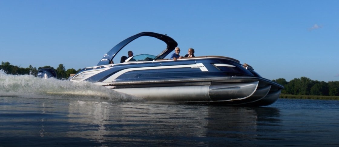 2026 Bennington QX Line 25 QX FASTBACK QUAD BENCH