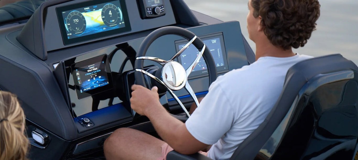 2026 Bennington QX Line 25 QX Swingback