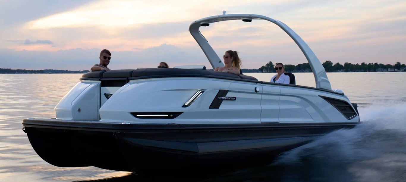 2026 Bennington QX Line 25 QX Swingback