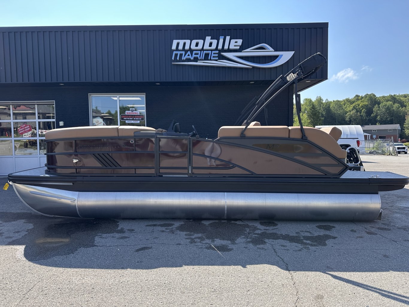2027 Bennington 21 M CRUISE 150HP VMAX SHO