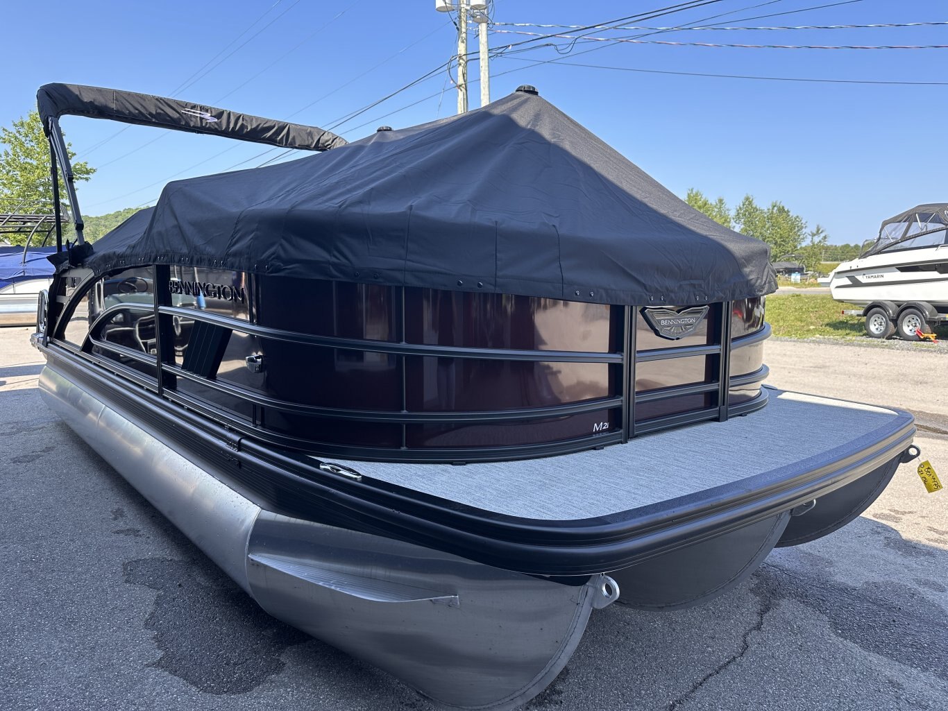 2027 Bennington 21 M CRUISE 150HP VMAX SHO