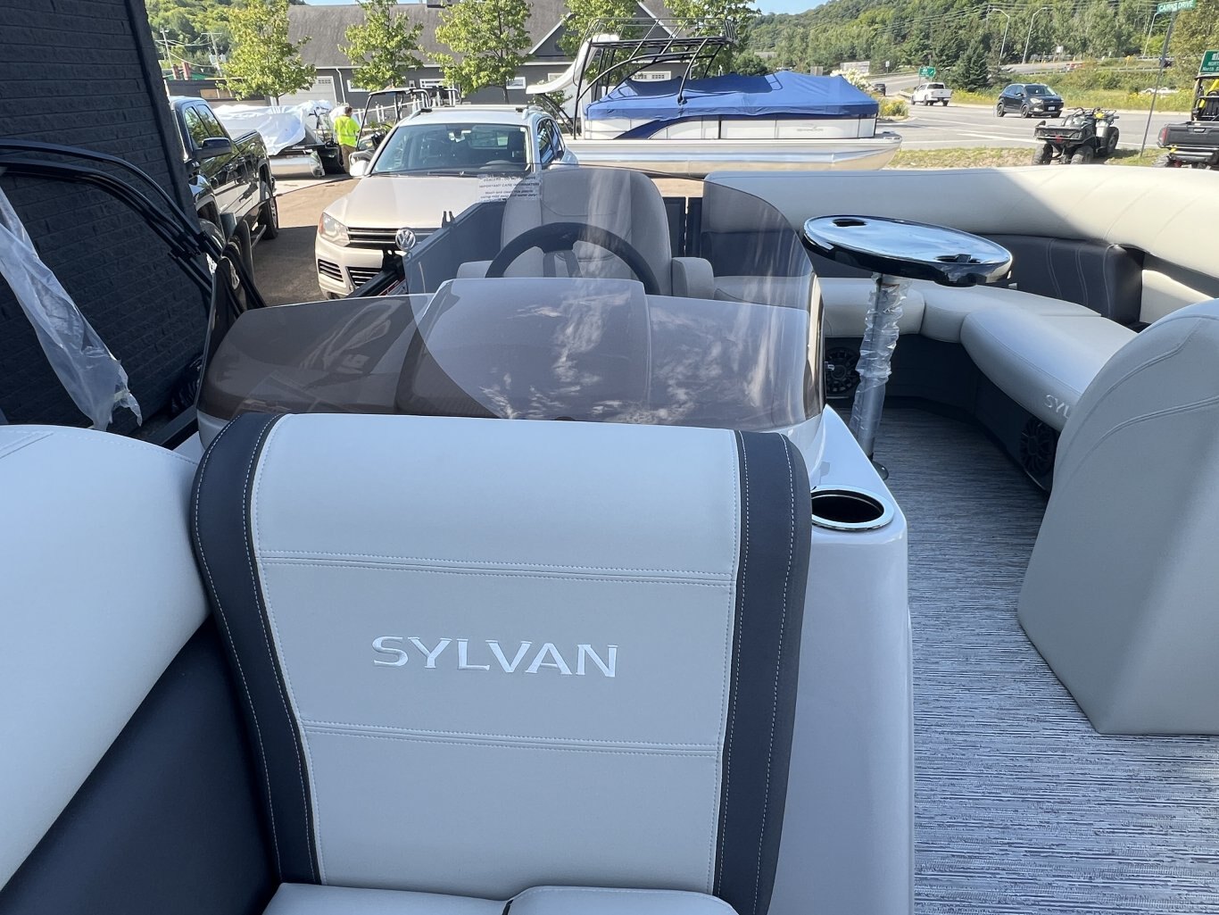 2027 SYLVAN MIRAGE 818 CRS 60HP YAMAHA T60LC