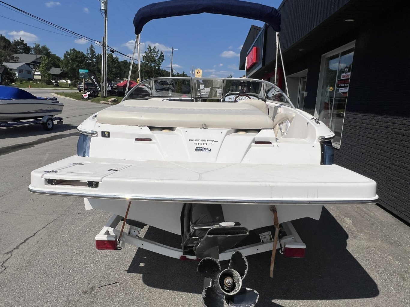 2009 REGAL 1900