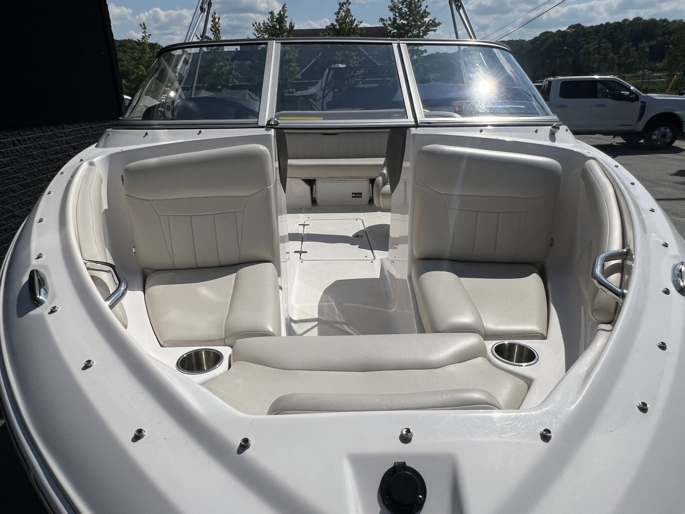 2009 REGAL 1900