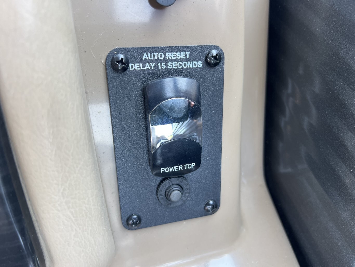 2018 BENNIGTON G25 TRI TOON 350hp Yamaha LOW HOURS