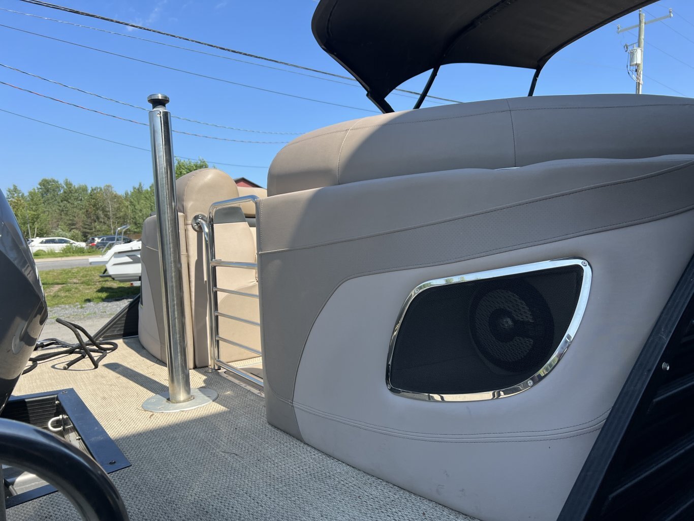 2018 BENNIGTON G25 TRI TOON 350hp Yamaha LOW HOURS