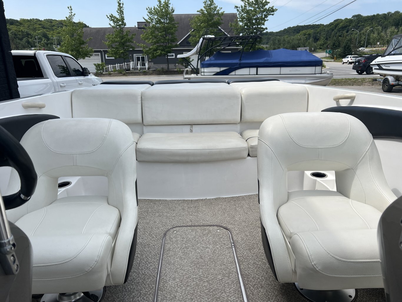 2013 Rinker 186
