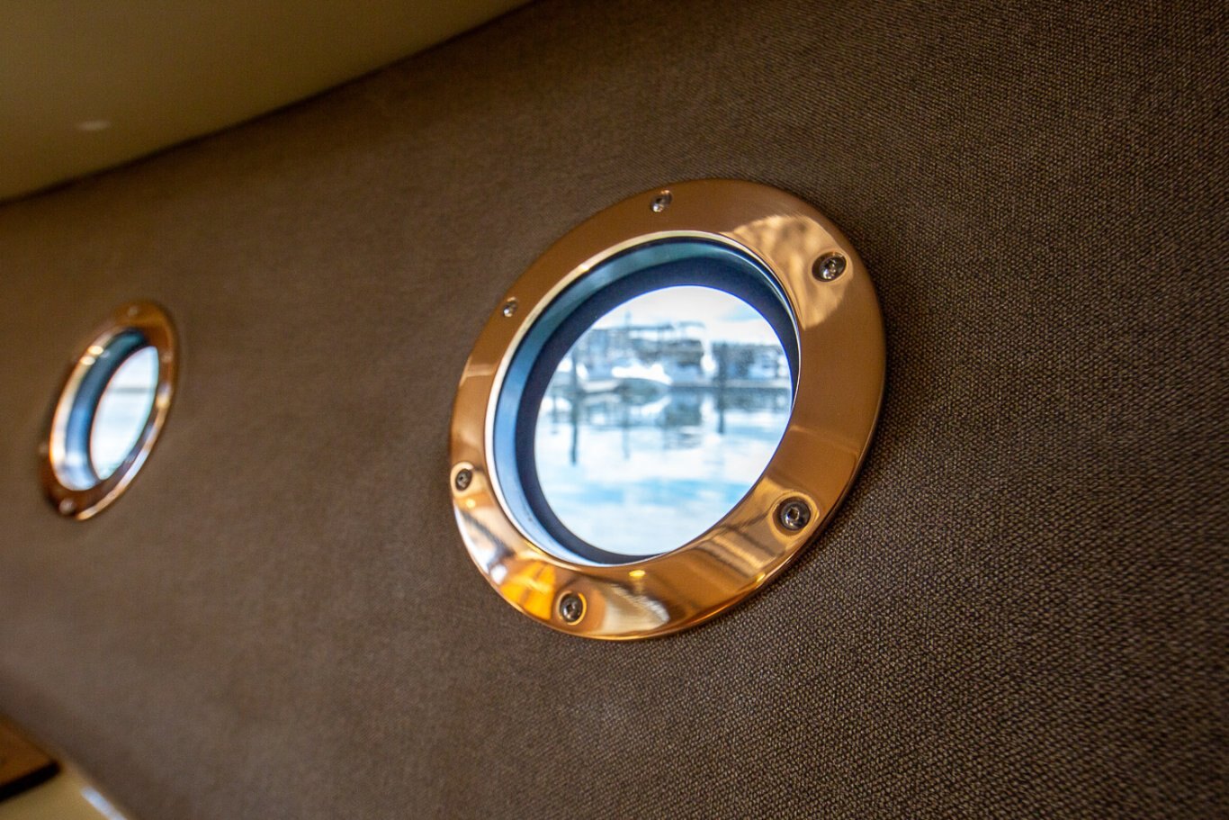 Ranger Tugs R 29 COMMAND BRIDGE