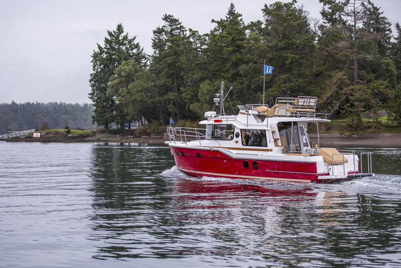 Ranger Tugs R 29 COMMAND BRIDGE