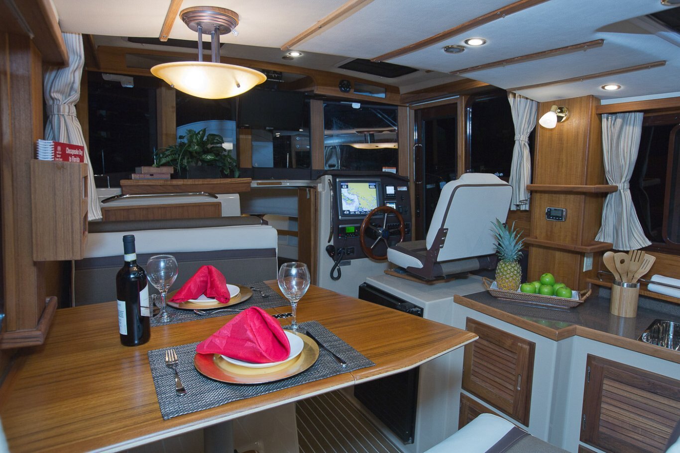 Ranger Tugs R 31 SEDAN