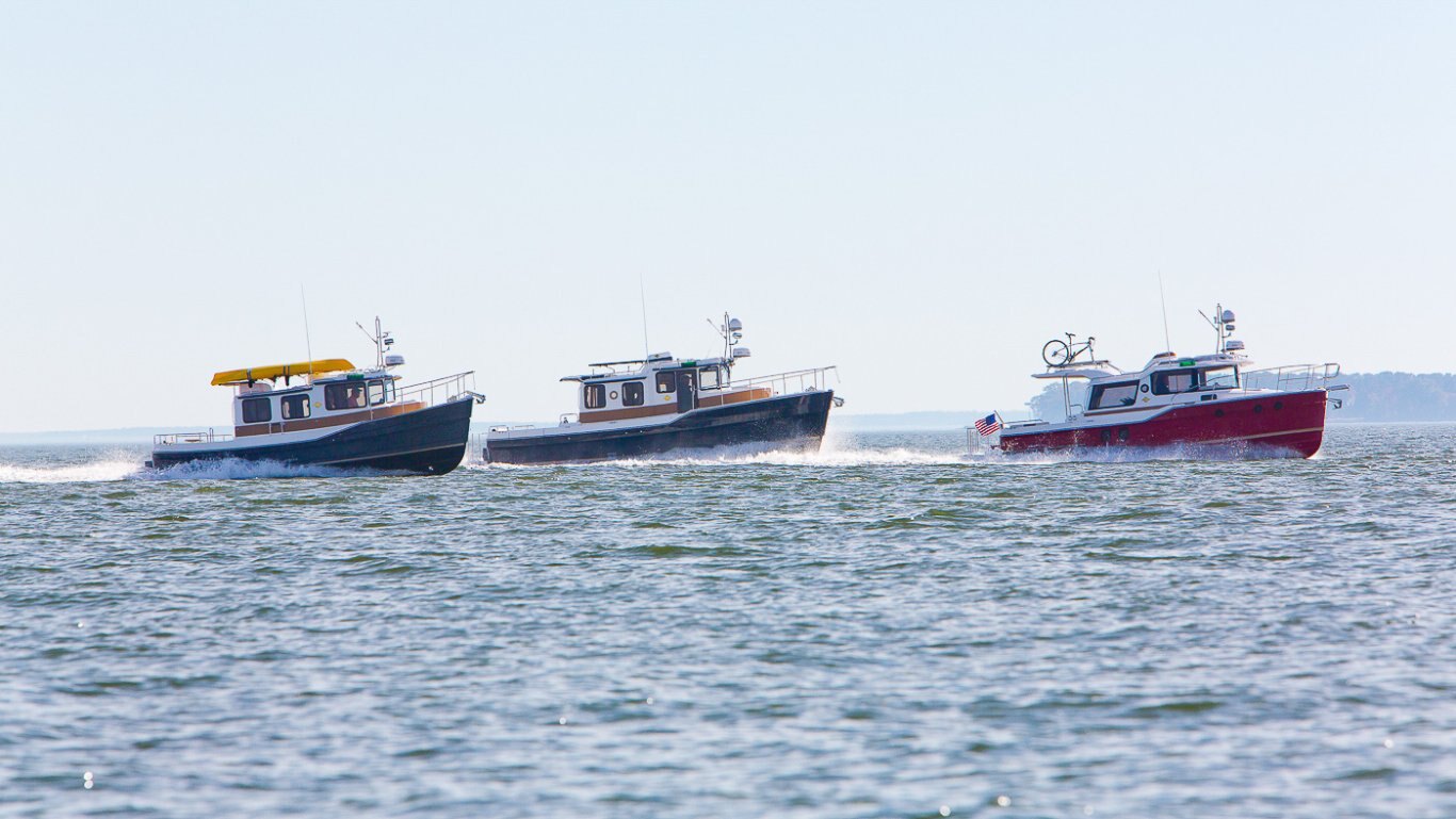 Ranger Tugs R 31 SEDAN