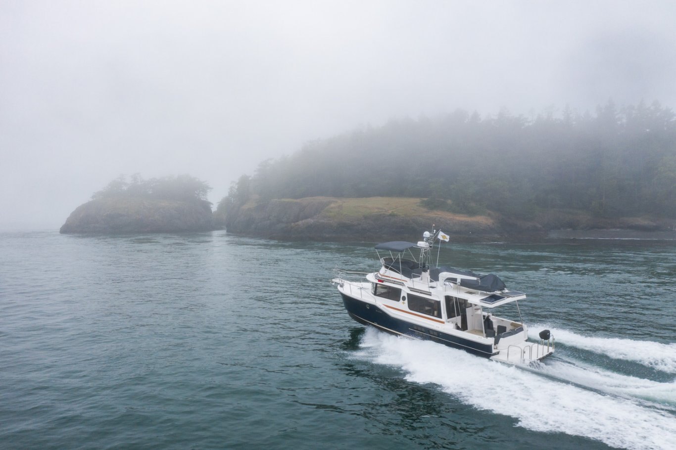 Ranger Tugs R 43 COMMAND BRIDGE