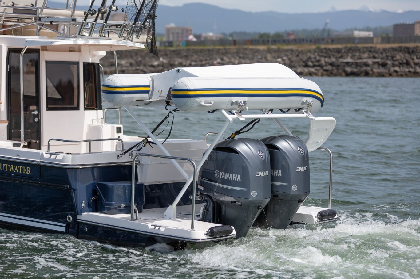 Cutwater C 32 COMMAND BRIDGE