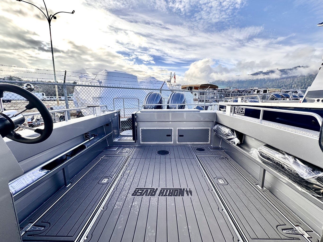 2025 North River 2700S