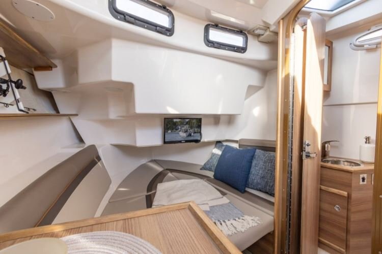 2025 Solara S 310 Center Walkaround