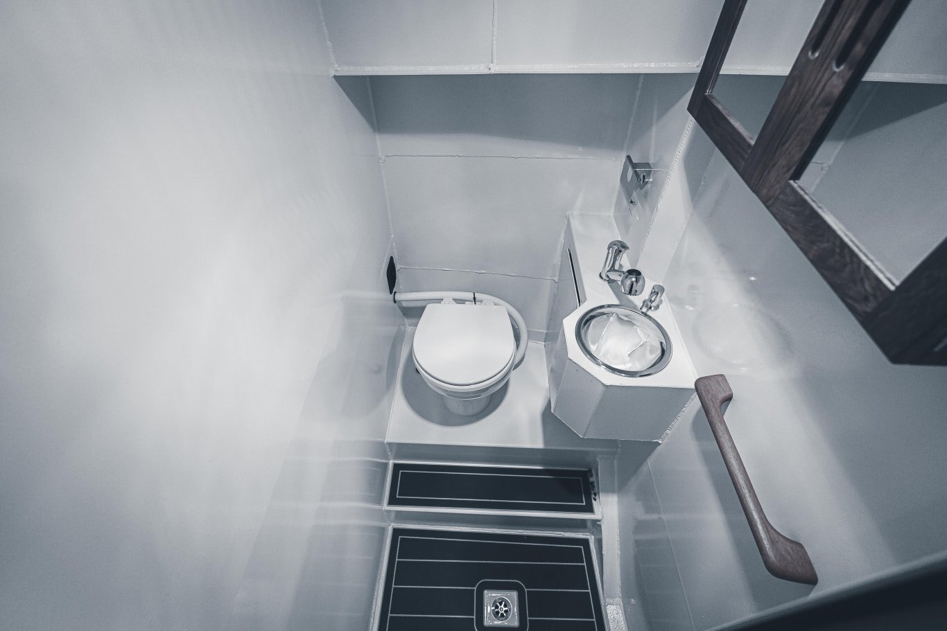 2025 North River 3700 VXL Voyager