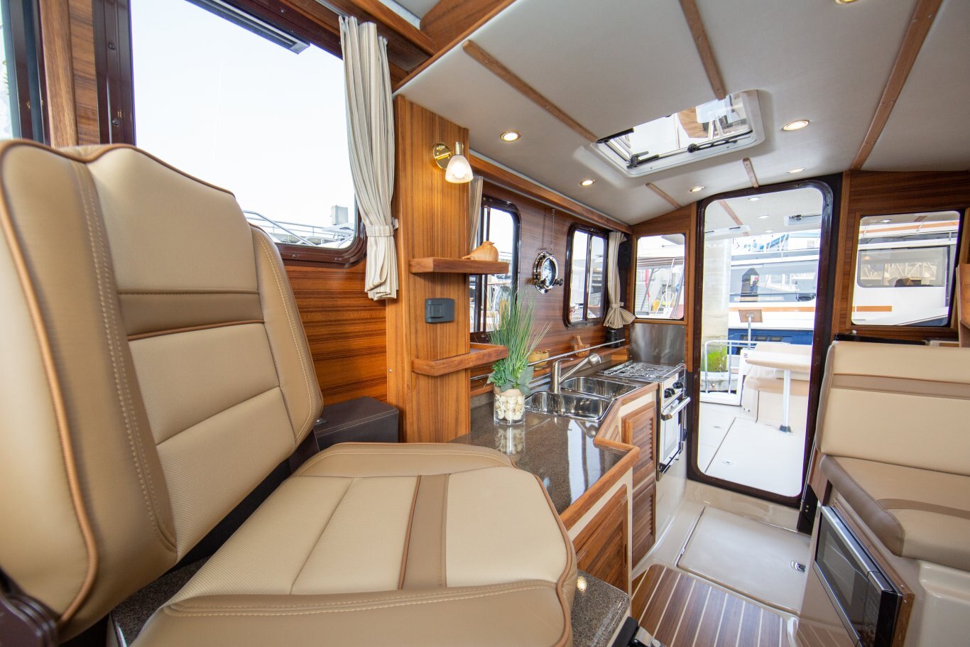 2026 Ranger Tugs R 31 CB