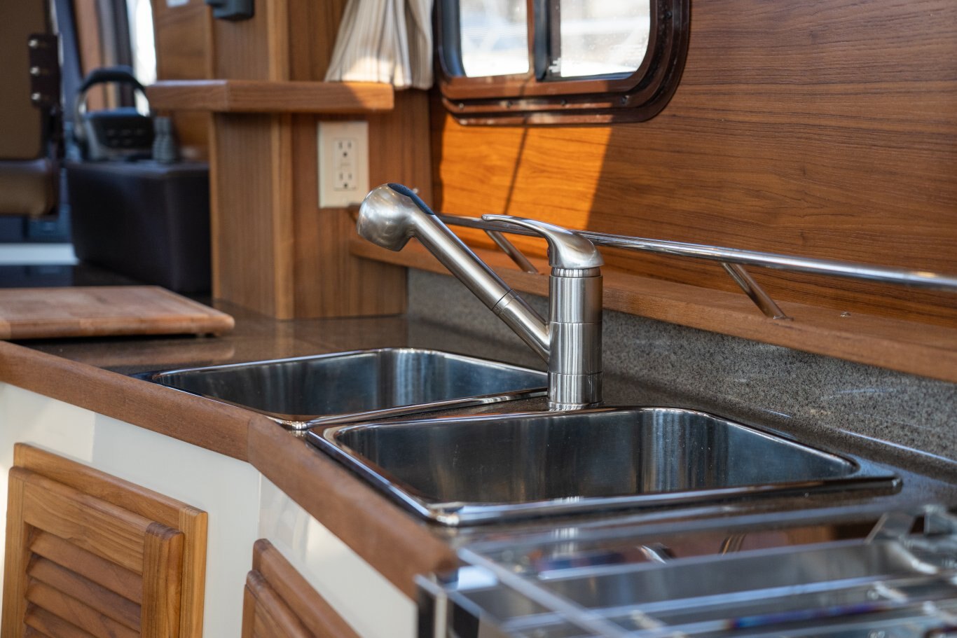 2026 Ranger Tugs R 31 CB