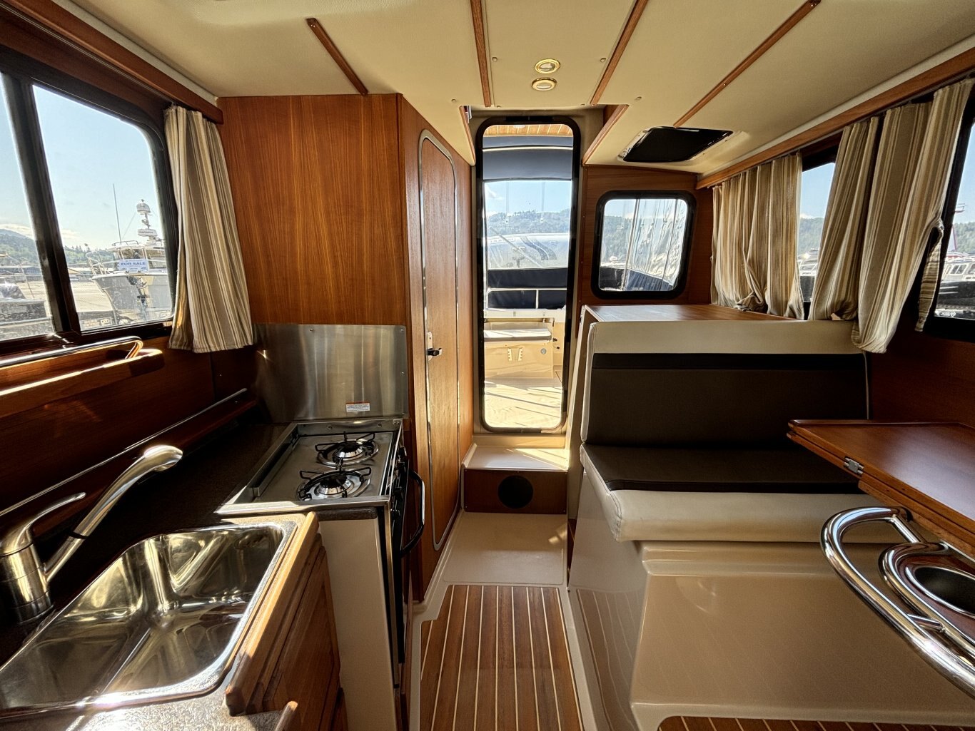 2015 Ranger Tugs R 27