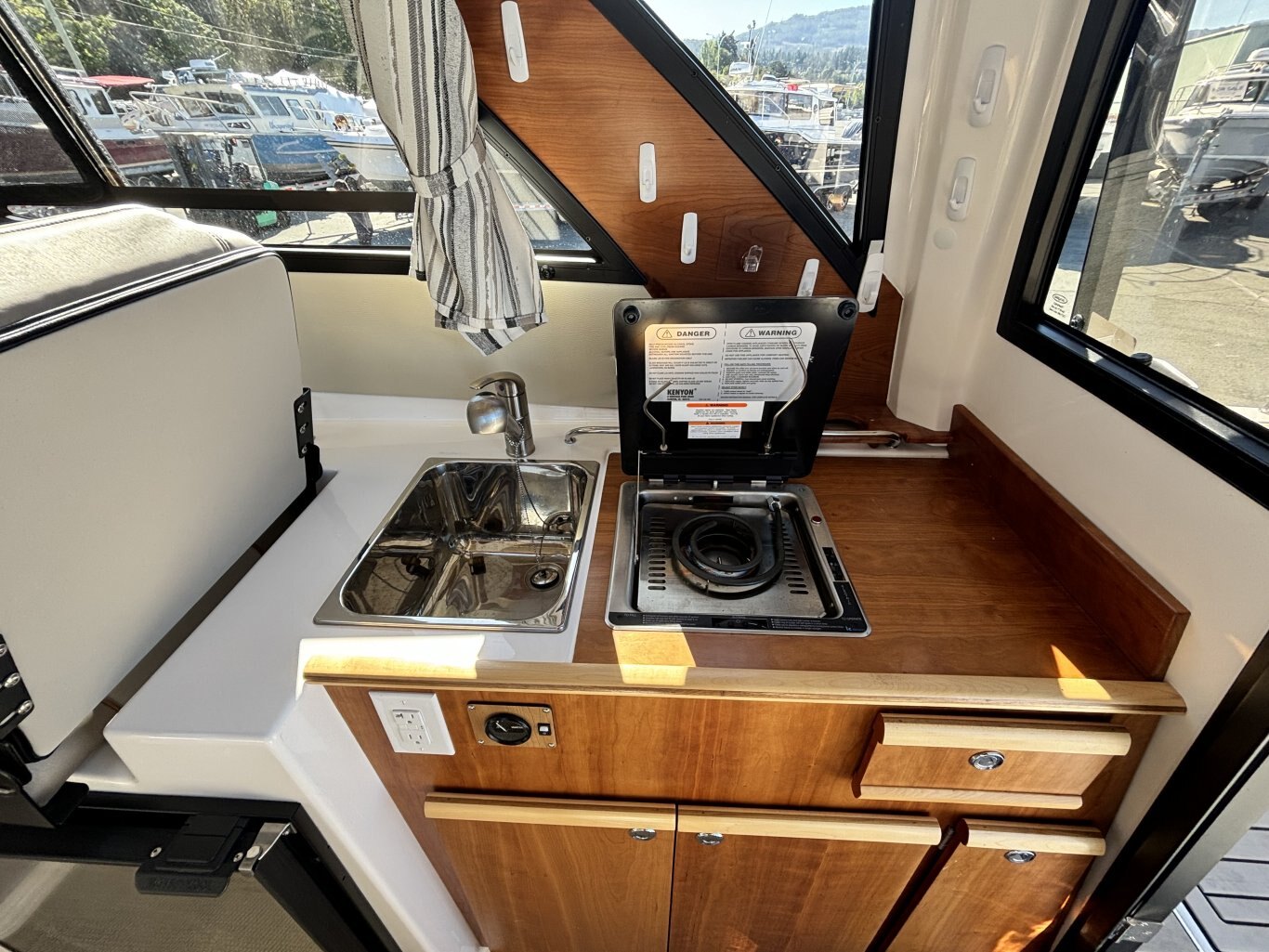 2024 Cutwater C 248 Coupe