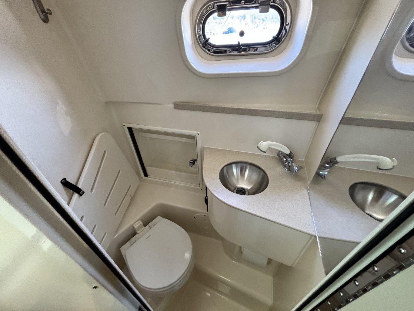 2006 Pursuit 3070 Offshore